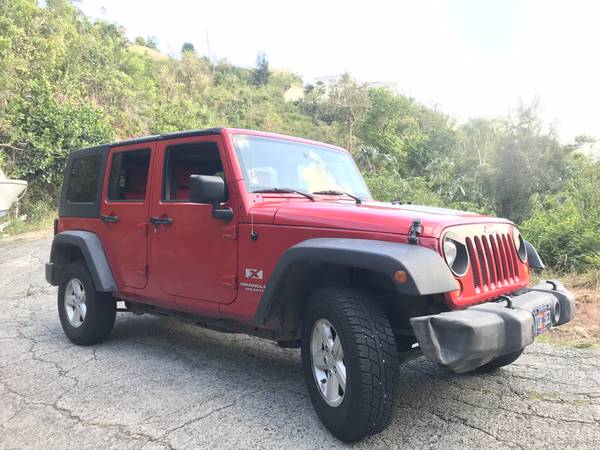 Perfect island Jeep Wrangler Unlimited JK 4door 4WD - cars & trucks... for sale in Other, Other – photo 2