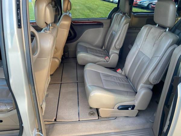 2013 Chrysler Town and Country Limited 4dr Mini Van for sale in Wrightsville, PA – photo 16