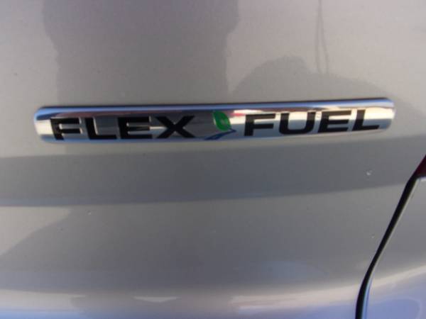 2014 FORD EXPLORER XLT - cars & trucks - by dealer - vehicle... for sale in Cedar Rapids, IA – photo 17