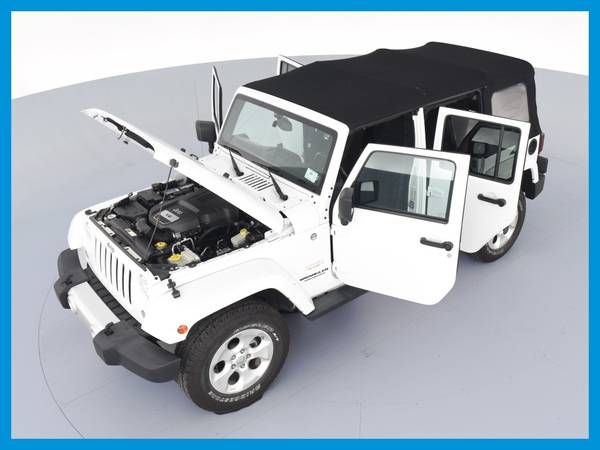 2014 Jeep Wrangler Unlimited Sahara Sport Utility 4D suv White for sale in Bloomington, IL – photo 15
