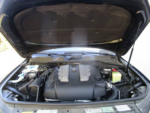 2013 Volkswagen Touareg TDI - 4WD - NAVI - BACK UP CAMERA - PANORAMIC for sale in Sacramento , CA – photo 21