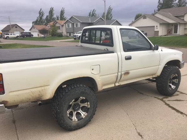 Toyota pickup for sale in Glyndon, ND – photo 3