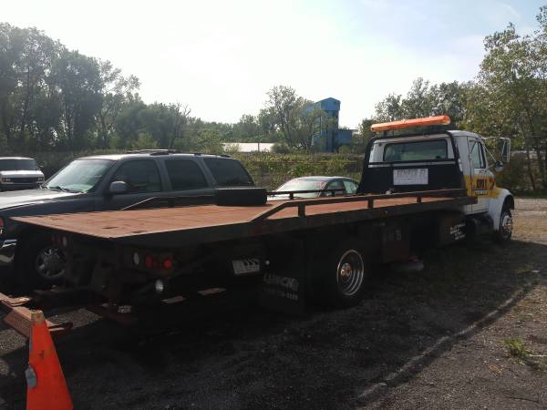 2000 International Tow Truck - Flat Bed for sale in Hammond, IL – photo 2