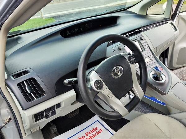 2012 TOYOTA PRIUS HYBRID SOUTHERN CAR 50mpg! - - by for sale in Syracuse, NY – photo 7