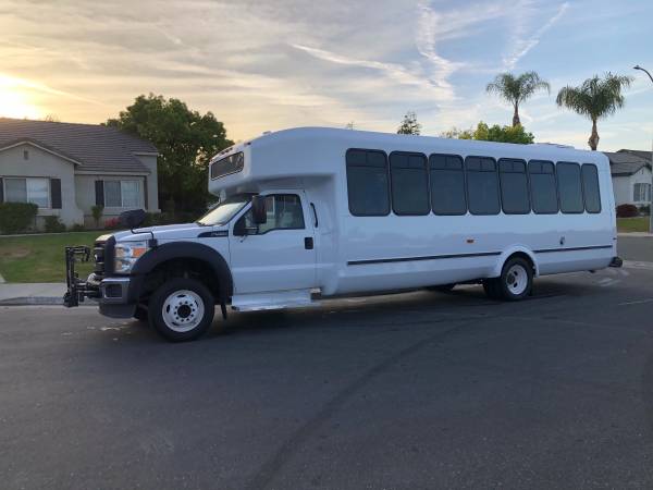 Ford F-550 Super-duty Aero Elite 26 Passenger bus/mini bus! - cars for sale in Bakersfield, CA – photo 2