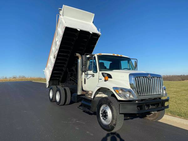 2009 INTERNATIONAL TANDEM DUMP WITH ONLY 46K ORIGINAL MILES WOW! -... for sale in Saint Joseph, IL – photo 15