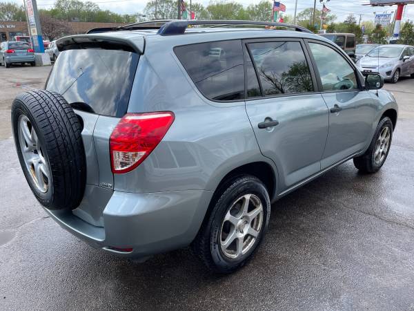 2006 Toyota Rav4 - Gas Saver - Super Spacious - Adventure Ready for sale in Palatine, IL – photo 5