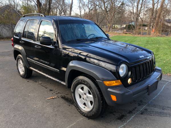 2007 Jeep Liberty Black 4wd - cars & trucks - by owner - vehicle... for sale in Westfield, CT – photo 4