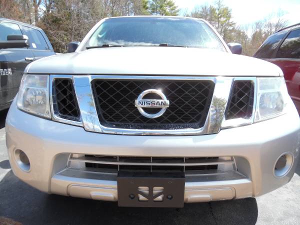 2012 Nissan Pathfinder SV 4x4 (1 owner, only 102 k miles) - cars & for sale in swanzey, NH – photo 2