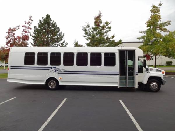 2004 Chevrolet C5500 28 Psngr Shuttle Bus:34K Miles Duramax Must See for sale in Auburn, WA – photo 4