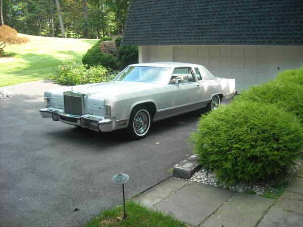 1977 Lincoln Continental Town Cp - cars & trucks - by owner -... for sale in Maryknoll, NY – photo 4