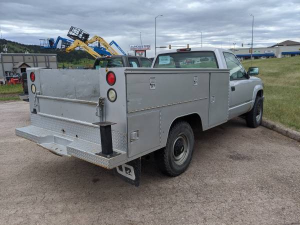 1994 CHEVROLET 2500 HD 5.7L (350) V8 GAS 5-SPD MANUAL REGULAR CAB... for sale in Rapid City, SD – photo 2