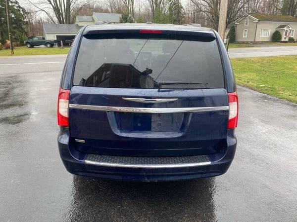 2014 Chrysler Town and Country 7 Passenger Leather Clean for sale in Spencerport, NY – photo 6