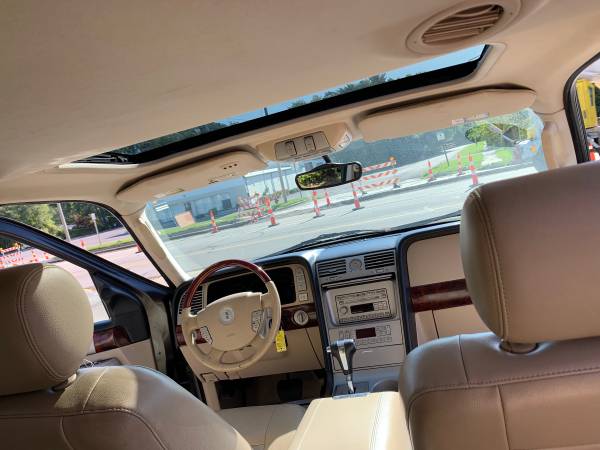 (2005 Lincoln Navigator 3rd row/Leather/130k) for sale in Lansing, MI – photo 10
