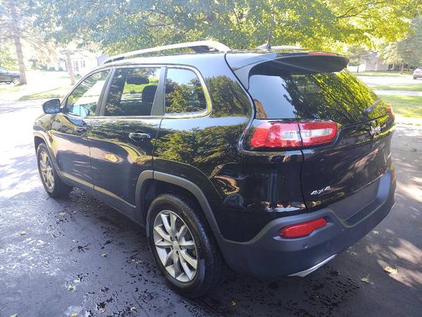 2018 Jeep Cherokee Limited - 29,000 Miles - All Wheel Drive - - cars... for sale in Bellaire, MI – photo 3