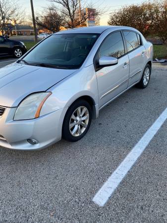 2010 nissian Sentra Runs-looks-Excellent - cars & trucks - by owner... for sale in Indianapolis, IN – photo 2