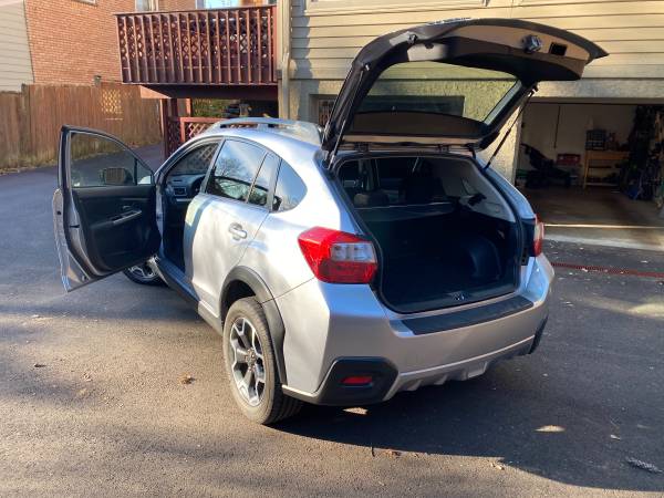 2015 Subaru Crosstrek XV AWD + All Season Floor Mats & Roof Rack -... for sale in Cincinnati, OH – photo 2