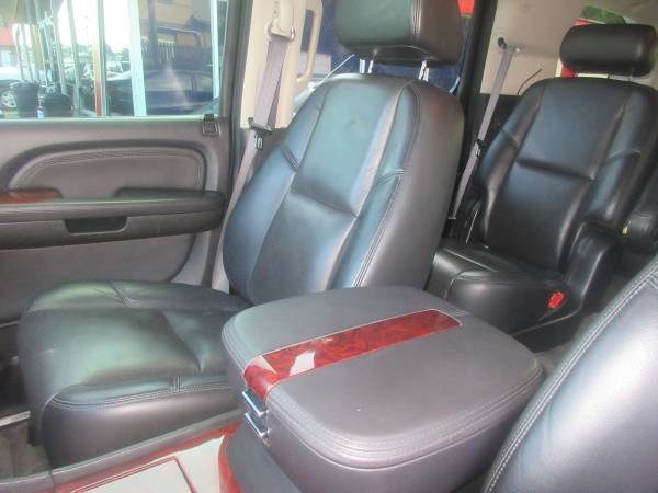 2008 CADILLAC ESCALADE PREMIUM AWD BLACK ON BLACK 1-OWNER 110k for sale in Little Rock, AR – photo 12