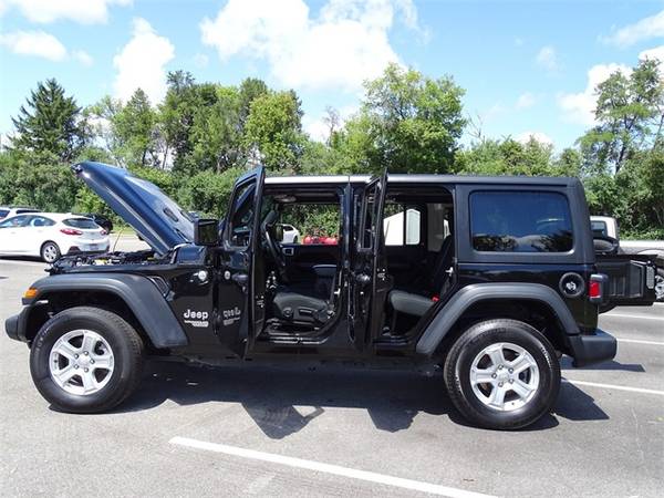 2019 Jeep Wrangler Unlimited Sport for sale in Libertyville, IL – photo 9