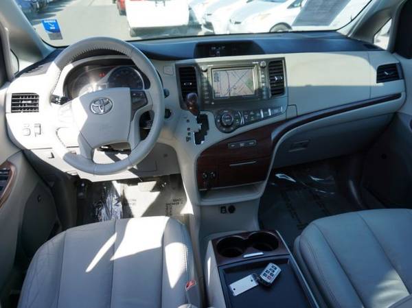 2011 Toyota Sienna Limited 7-Passenger Passenger Van for sale in Sacramento , CA – photo 17
