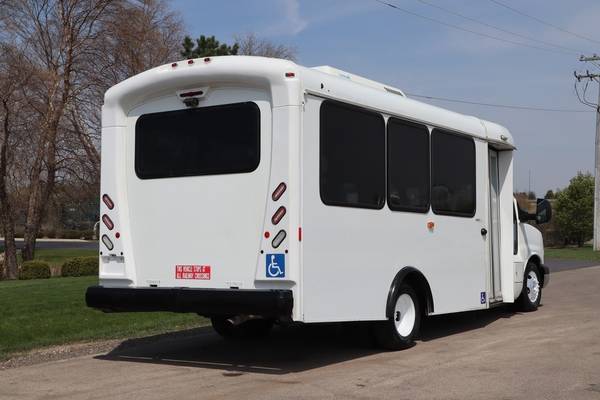 2015 Chevrolet G4500 ARBOC 15 Passenger Spirit of Mobility Shuttle for sale in Crystal Lake, OH – photo 8