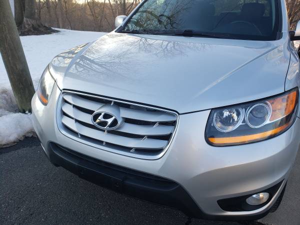 2011 HYUNDAI SANTA FE LIMITED AWD - - by dealer for sale in Agawam, CT – photo 4