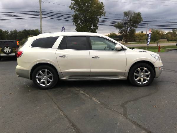 AWD! 2008 Buick Enclave CXL! Loaded! 3rd Row! for sale in Ortonville, MI – photo 6