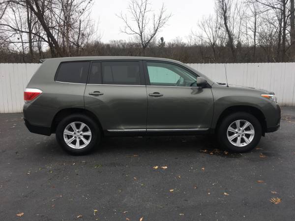 2011 Toyota Highlander SE 4WD WINTERS HERE! 6 Cylinder 3RD Row... for sale in Watertown, NY – photo 8
