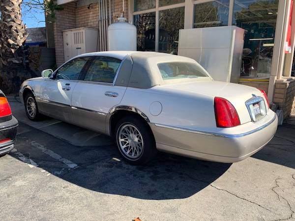 Lincoln Town Car - cars & trucks - by owner - vehicle automotive sale for sale in San Marino, CA – photo 3