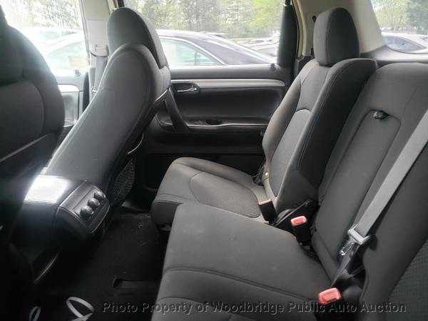 2007 Saturn Outlook AWD 4dr XE White - - by for sale in Woodbridge, District Of Columbia – photo 10