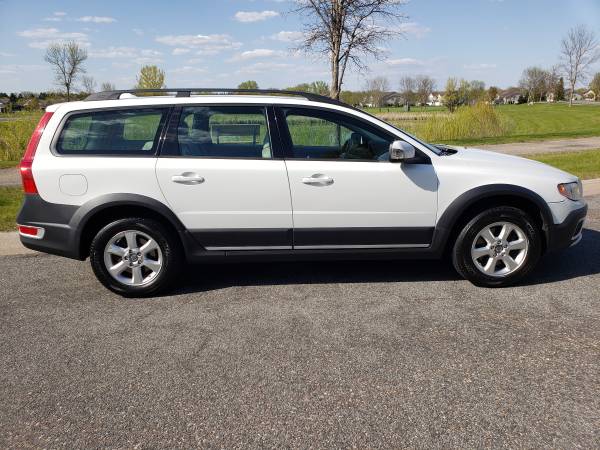 2009 Volvo XC70 AWD htd leather power sunroof safe safe for sale in Forest Lake, MN – photo 2