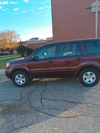 Immaculate 2007 honda pilot - cars & trucks - by owner - vehicle... for sale in Ann Arbor, MI – photo 6