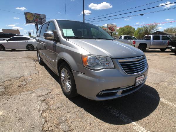 2015 CHRYSLER TOWN & COUNTRY - - by dealer - vehicle for sale in Amarillo, TX – photo 6