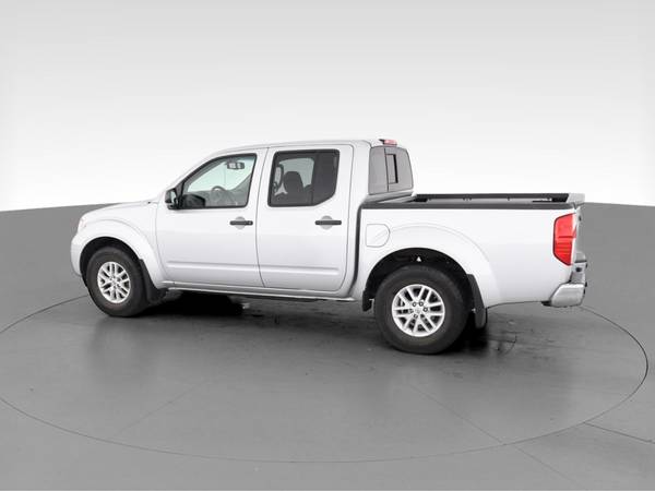 2018 Nissan Frontier Crew Cab SV Pickup 4D 5 ft pickup Silver for sale in Raleigh, NC – photo 6
