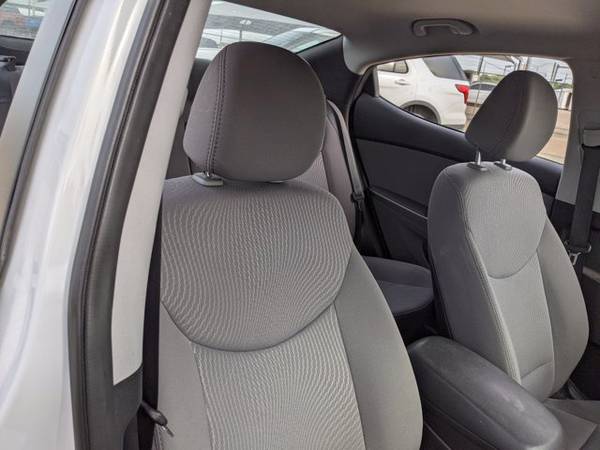 2016 Hyundai Elantra SE SKU: GH733509 Sedan - - by for sale in Fort Worth, TX – photo 17