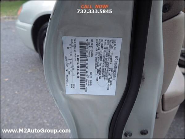 2005 Ford Taurus SE 4dr Sedan - cars & trucks - by dealer - vehicle... for sale in East Brunswick, NY – photo 18