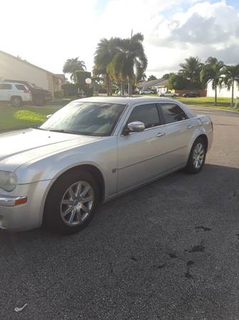 2007 Chrysler 300C with Hemi engine - cars & trucks - by owner -... for sale in Lake Worth, FL – photo 2