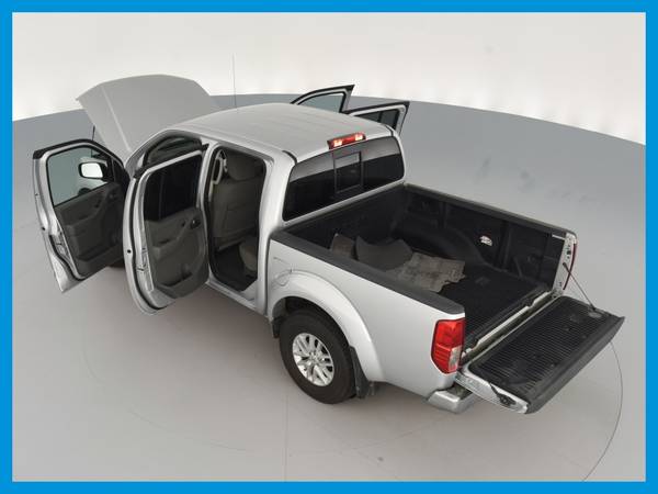 2019 Nissan Frontier Crew Cab SV Pickup 4D 5 ft pickup Silver for sale in Visalia, CA – photo 17