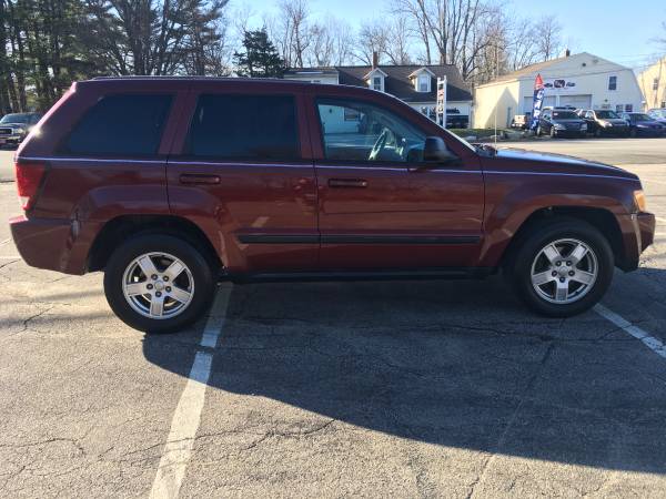 2007 Jeep Grand Cherokee Laredo 4x4 SUV // Very CLEAN // SNOW Ready... for sale in East Derry, ME – photo 3