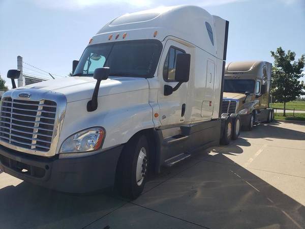 2015 Freightliner Cascadia SKU:2707G for sale in Zanesville, OH – photo 9