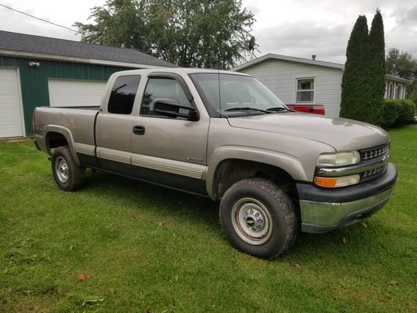 2000 Chevy 2500 4x4 for sale in Morrice, MI – photo 3