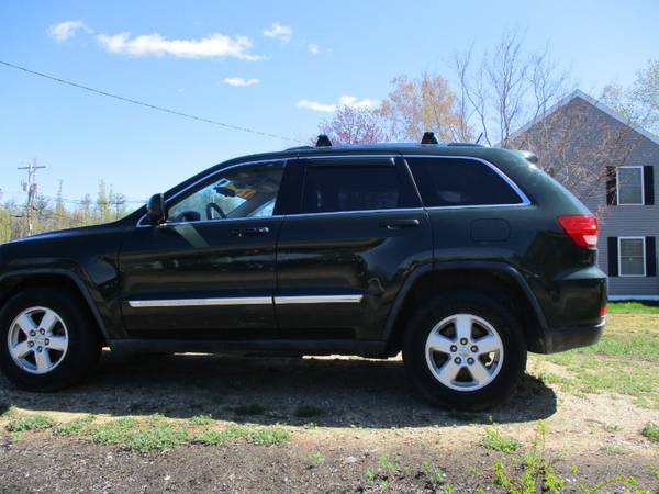 2011 Jeep Grand Cherokee Laredo 4WD - - by dealer for sale in Somersworth , NH – photo 8