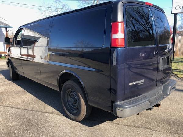 2013 CHEVROLET EXPRESS 2500 - - by dealer - vehicle for sale in Wallingford, CT – photo 2