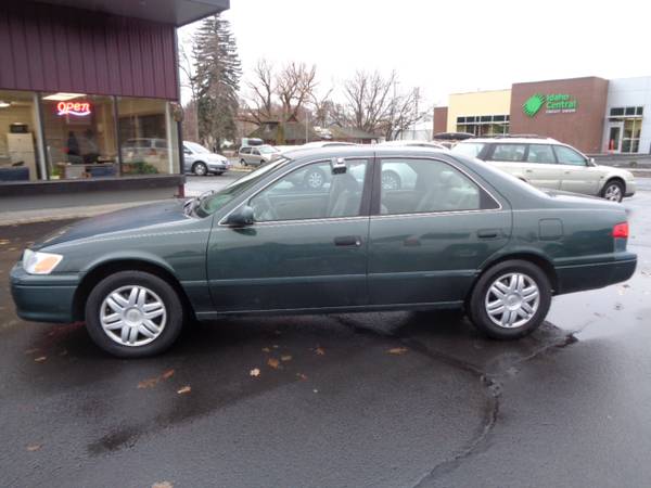 2001 Toyota Camry XLE - - by dealer - vehicle for sale in Moscow, WA – photo 2