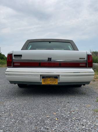 94 Lincoln town car Cartier - cars & trucks - by owner - vehicle... for sale in Carthage, NY – photo 3