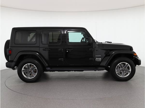 2020 Jeep Wrangler Unlimited Unlimited Sahara - - by for sale in Tyngsboro, MA – photo 16