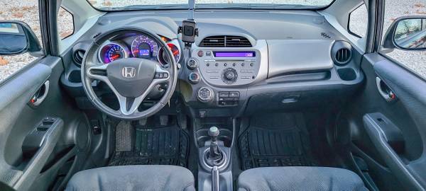 2009 Honda Fit Sport - 5 Spd - 1 Owner - 0 Accidents - Clean Carfax! for sale in Bloomington, IN – photo 5