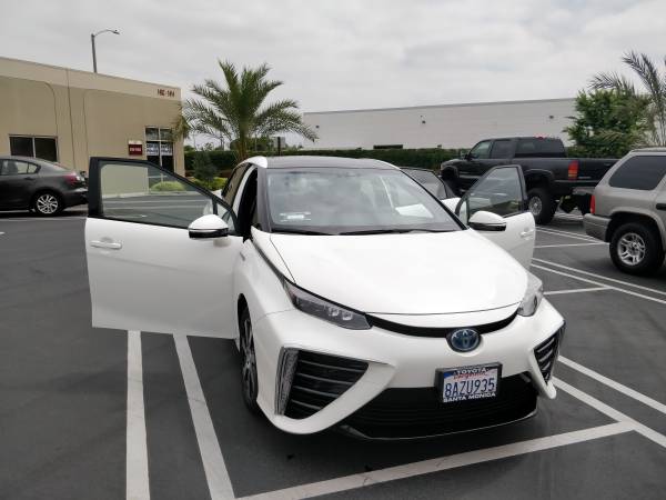 2017 Toyota Miria for sale in Santa Ana, CA – photo 3