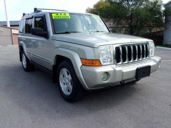 2007 Jeep Commander Limited 4dr SUV 4WD - cars & trucks - by dealer... for sale in Waukesha, WI – photo 3