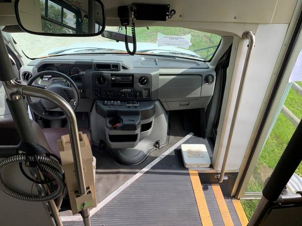 2009 Ford E450 for sale in Beulaville, NC – photo 3